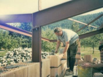 Geiger's - Stein auf Stein entsteht das Bürogebäude